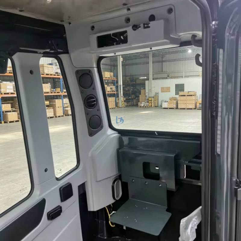 Rugged Hyundai Excavator Cabin R215-7 R215-9 R215VS Operator Cabin With Glass Door Interior Parts